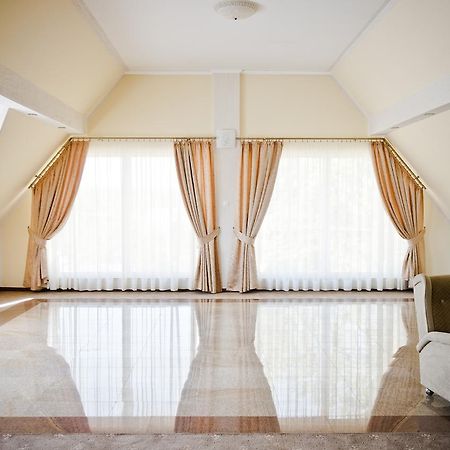 Hotel Olenka Szydlowiec Extérieur photo