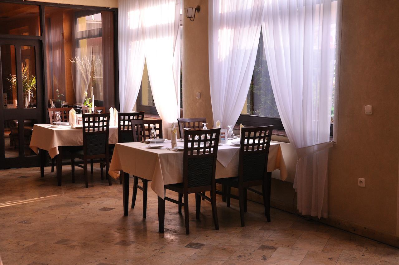 Hotel Olenka Szydlowiec Extérieur photo