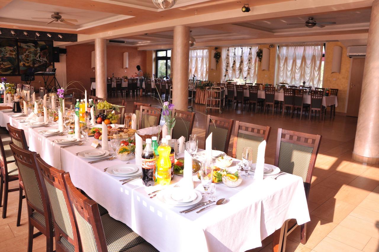 Hotel Olenka Szydlowiec Extérieur photo