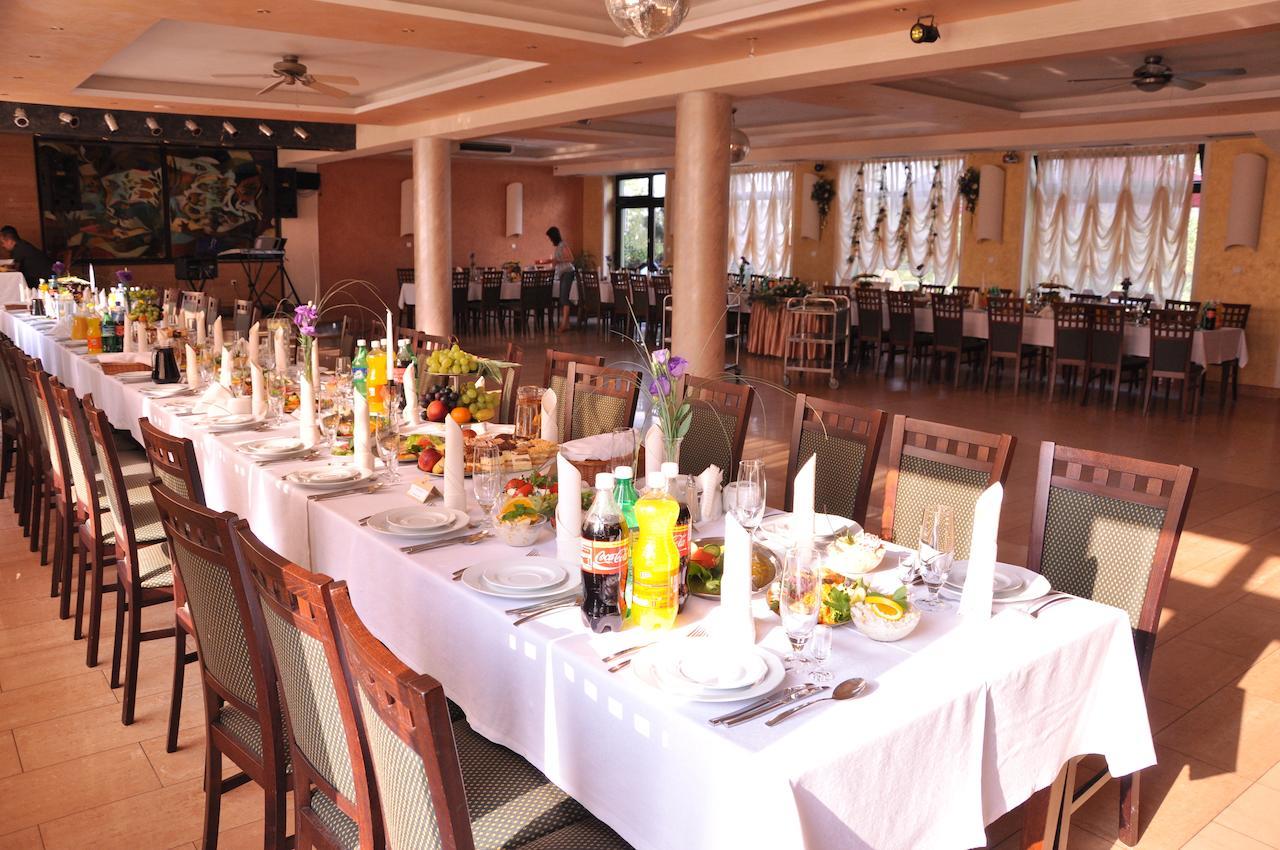 Hotel Olenka Szydlowiec Extérieur photo