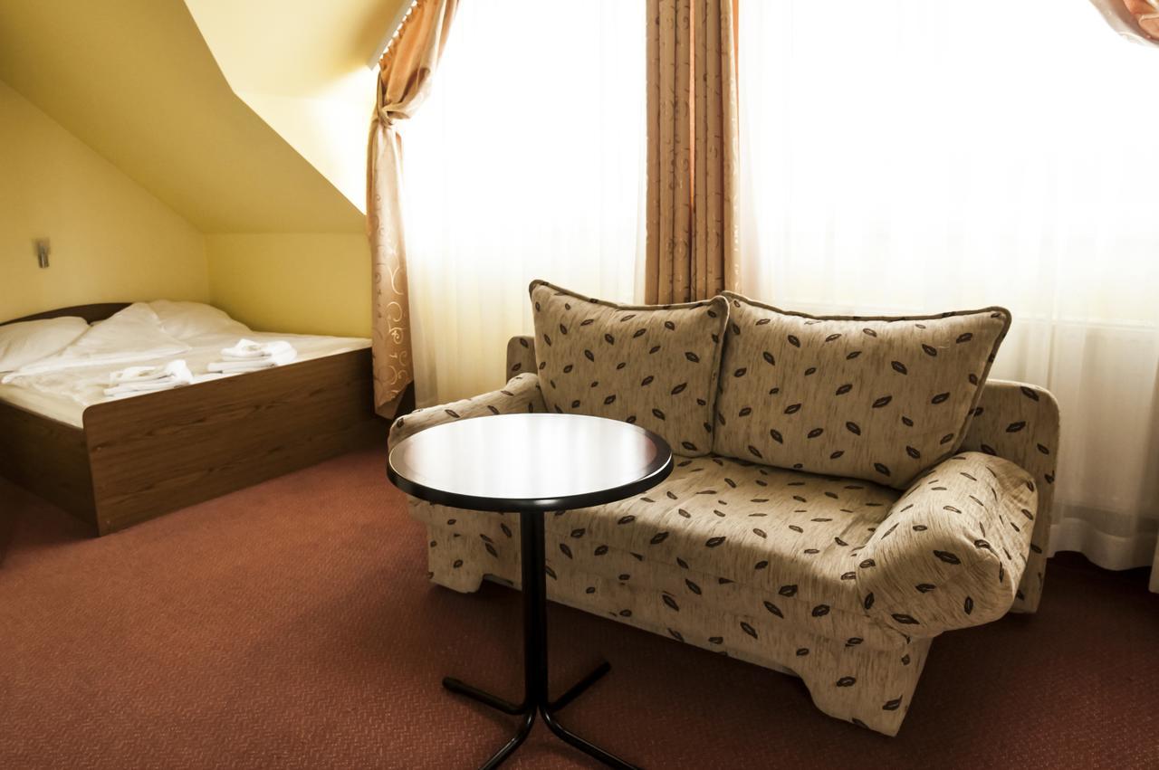 Hotel Olenka Szydlowiec Extérieur photo